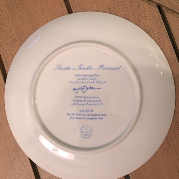 Santa’s Tender Moment Christmas Large porcelain plate trimmed 24k gold Avon - Picture 3 of 3